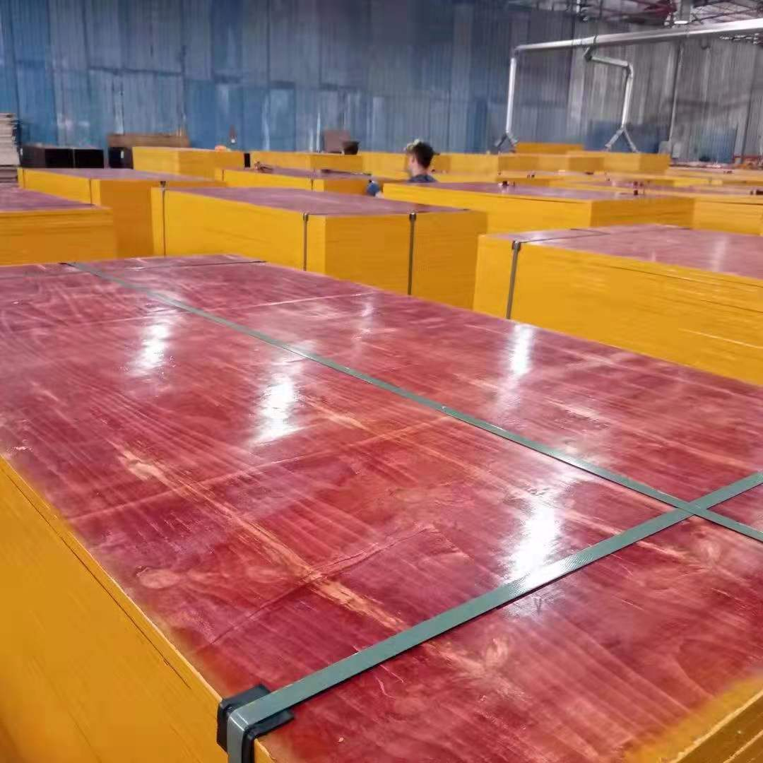红色建筑模板